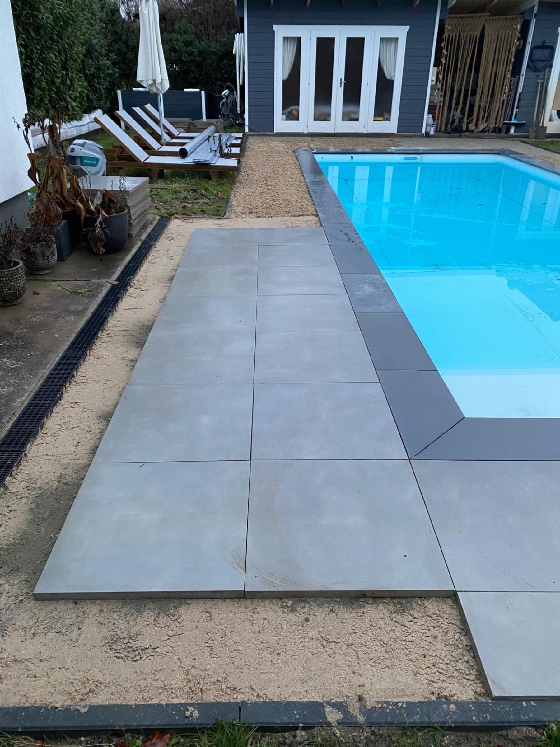 Patio während der Abrüttelung